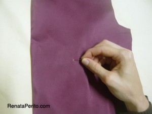 Como marcar pences do molde para o tecido - Transferindo a marcação para o outro lado